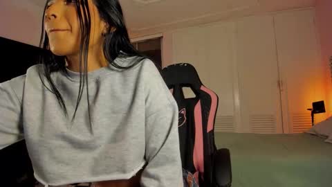 Heidy  online show from 14, 12, 2025