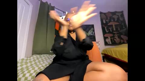 Snapshot of naomigiirl6 chatting on 2, 1, 2025 Naomigiirl6 online show from 2, 1, 2025