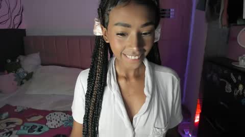 Naomii online show from 25, 2, 2025