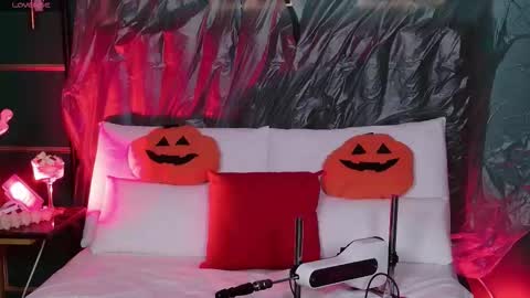 Naomi online show from 27, 10, 2025