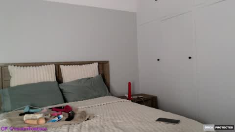 naomirhoades online show from 24, 4, 2026