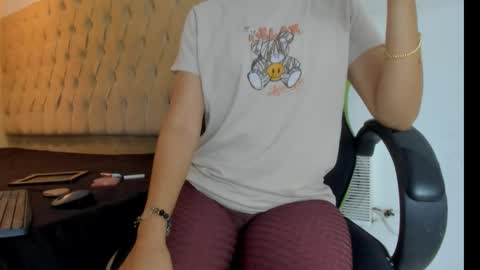 Snapshot of naomis_35 chatting on 10, 2, 2026 naomis_35 online show from 10, 2, 2026