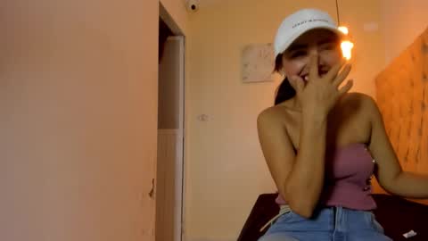 Snapshot of naomis_35 chatting on 4, 3, 2026 naomis_35 online show from 4, 3, 2026
