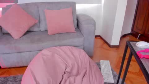 N A O M I  online show from 17, 7, 2026