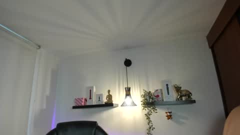 Snapshot of naomy_hot04 chatting on 4, 8, 2026 naomy online show from 4, 8, 2026