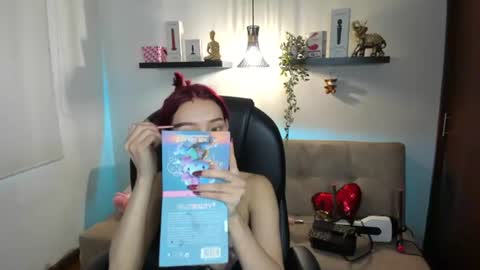 Snapshot of naomy_hot04 chatting on 6, 8, 2026 naomy online show from 6, 8, 2026