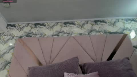 Naomy online show from 24, 4, 2026