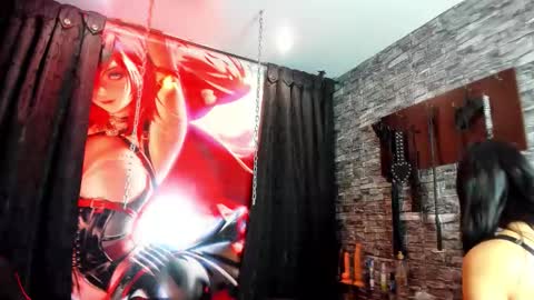 naomy  online show from 6, 10, 2025