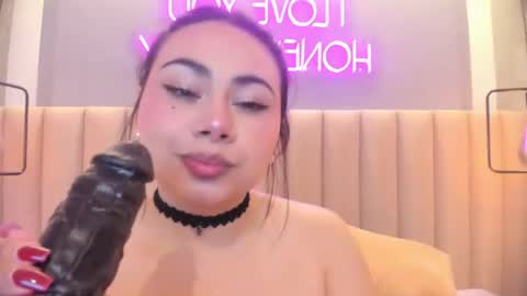 Naomy  online show from 23, 5, 2026