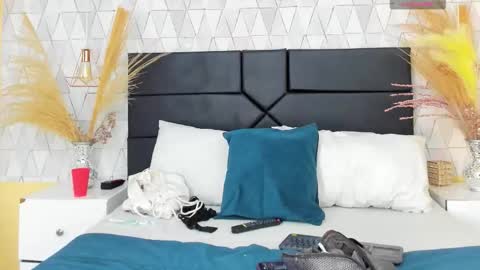 Naomy online show from 2, 2, 2026