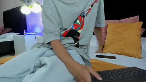 Snapshot of nascary_fox chatting on 13, 9, 2025 Nascary Fox online show from 13, 9, 2025