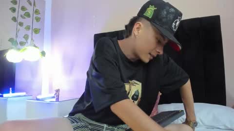 Snapshot of nascary_fox chatting on 15, 9, 2025 Nascary Fox online show from 15, 9, 2025