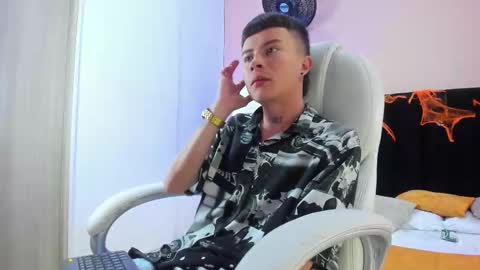 Snapshot of nascary_fox chatting on 12, 10, 2025 Nascary Fox online show from 12, 10, 2025