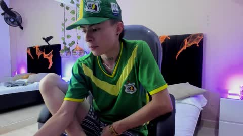 Snapshot of nascary_fox chatting on 27, 10, 2025 Nascary Fox online show from 27, 10, 2025