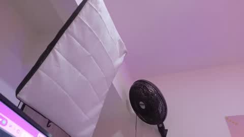 Snapshot of nascary_fox chatting on 30, 11, 2025 Nascary Fox online show from 30, 11, 2025