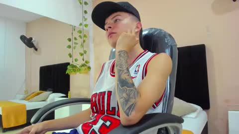 Snapshot of nascary_fox chatting on 2, 12, 2025 Nascary Fox online show from 2, 12, 2025