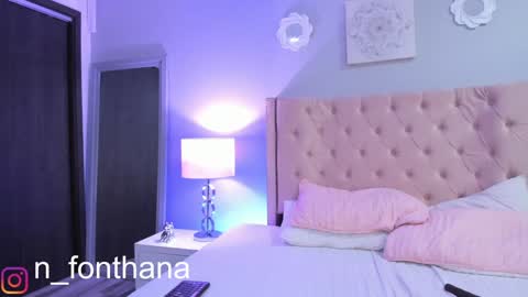 Nashly Fontana online show from 10, 1, 2025