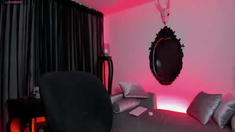 Snapshot of nasty_alice1 chatting on 31, 10, 2025 Goddess Alice online show from 31, 10, 2025