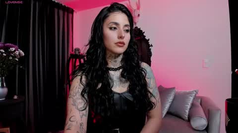 Snapshot of nasty_alice1 chatting on 21, 11, 2025 Goddess Alice online show from 21, 11, 2025