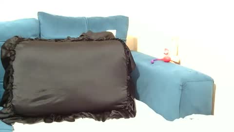 Snapshot of nastybella_1 chatting on 28, 10, 2025 Bella online show from 28, 10, 2025