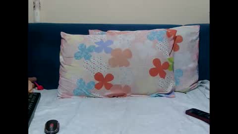 Snapshot of nastybella_1 chatting on 18, 11, 2025 Bella online show from 18, 11, 2025