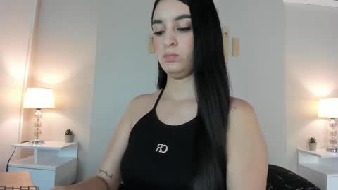 Natacha Diaz online show from 24, 11, 2025