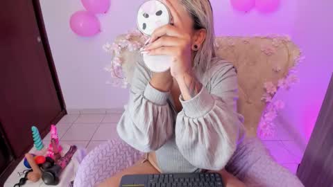 Snapshot of nataliahenao_69 chatting on 26, 9, 2025 Nataliua Henao online show from 26, 9, 2025