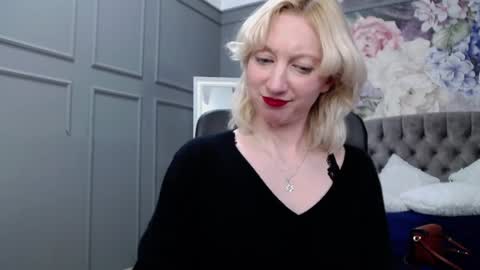 Snapshot of natalie_bitton chatting on 23, 12, 2024 Natalie online show from 23, 12, 2024