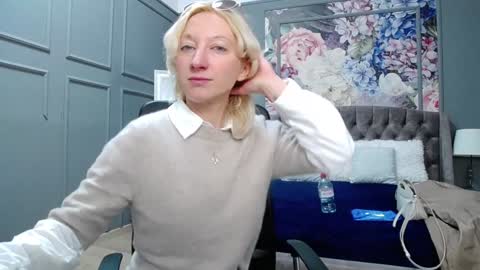 Snapshot of natalie_bitton chatting on 23, 1, 2025 Natalie online show from 23, 1, 2025