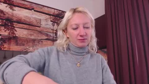 Snapshot of natalie_bitton chatting on 16, 11, 2025 Natalie online show from 16, 11, 2025