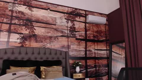 Snapshot of natalie_bitton chatting on 28, 11, 2025 Natalie online show from 28, 11, 2025