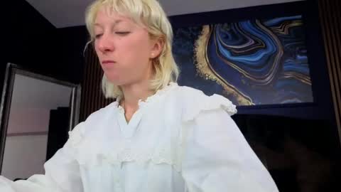 Snapshot of natalie_bitton chatting on 20, 5, 2026 Natalie online show from 20, 5, 2026