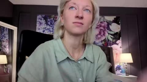 Snapshot of natalie_bitton chatting on 31, 5, 2026 Natalie online show from 31, 5, 2026