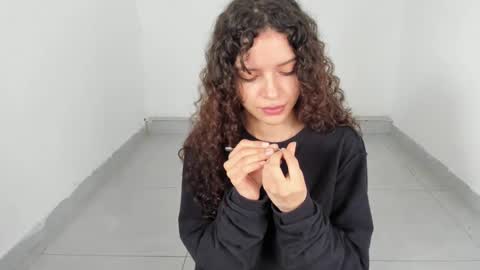 Snapshot of nataliehot2 chatting on 27, 12, 2024 nat online show from 27, 12, 2024