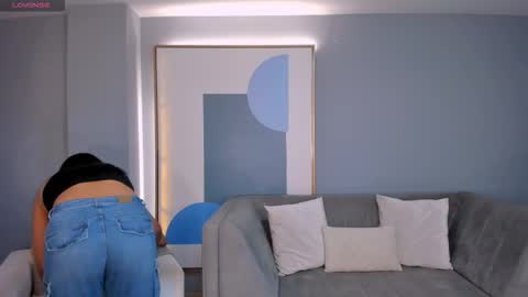 Natalie Lewis online show from 20, 2, 2026