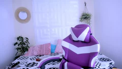 Snapshot of nataly_mcry chatting on 8, 6, 2026 NATALY online show from 8, 6, 2026
