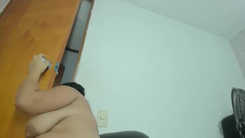 Snapshot of natalycarter_ chatting on 28, 10, 2025 natalycarter_ online show from 28, 10, 2025