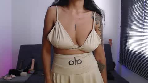 Snapshot of natalygreww chatting on 22, 4, 2026 online show from 22, 4, 2026