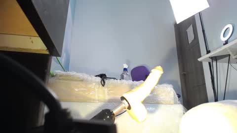 Natasha Bernett online show from 22, 2, 2025