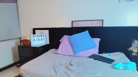  Natasha Kinski  online show from 8, 1, 2025