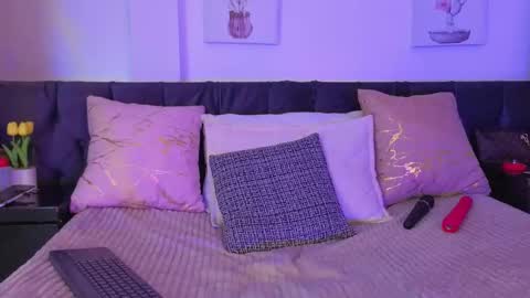  Natasha Kinski  online show from 9, 9, 2025