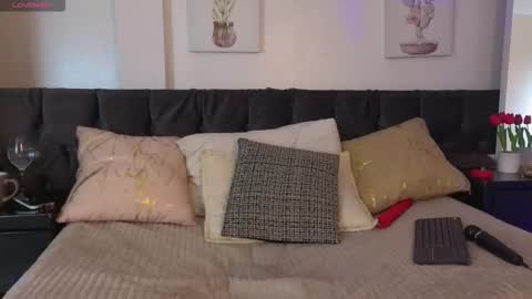  Natasha Kinski  online show from 17, 9, 2025