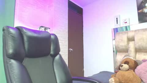   online show from 5, 10, 2025