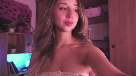 Natasha Independent model online show from 13, 3, 2026