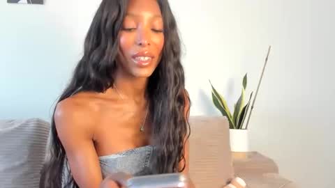 Natassia Dreams online show from 19, 2, 2026