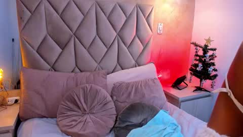 NATH QUIM online show from 24, 11, 2025