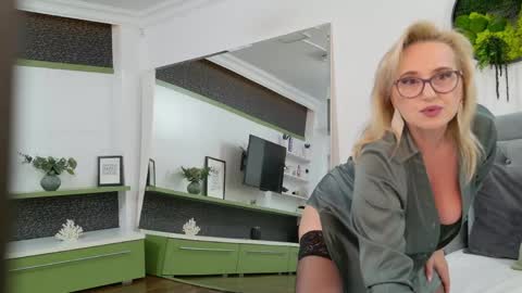 Nathalie online show from 18, 4, 2026