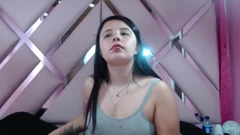 Snapshot of nathaly_low chatting on 24, 12, 2024 nathaly low online show from 24, 12, 2024