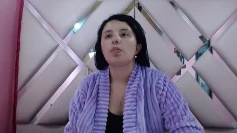 Snapshot of nathaly_low chatting on 20, 11, 2025 nathaly low online show from 20, 11, 2025