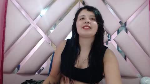 Snapshot of nathaly_low chatting on 26, 11, 2025 nathaly low online show from 26, 11, 2025